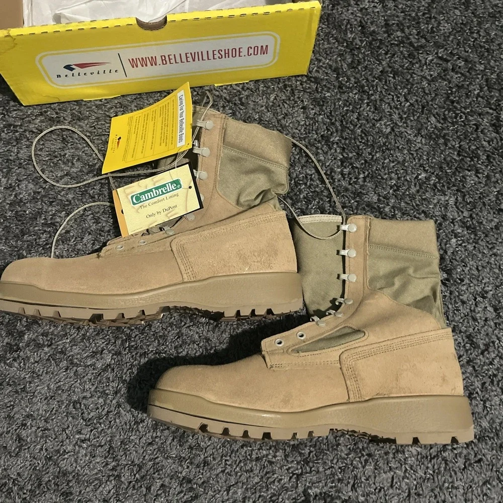 New in the box Belleville 390 Men's Military Desert Tan Combat Boot size 11.5R